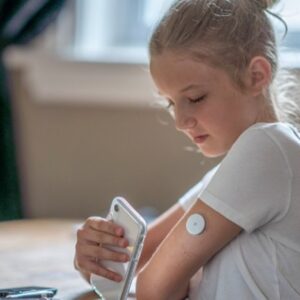 دستگاه CGM به همراه ملزومات